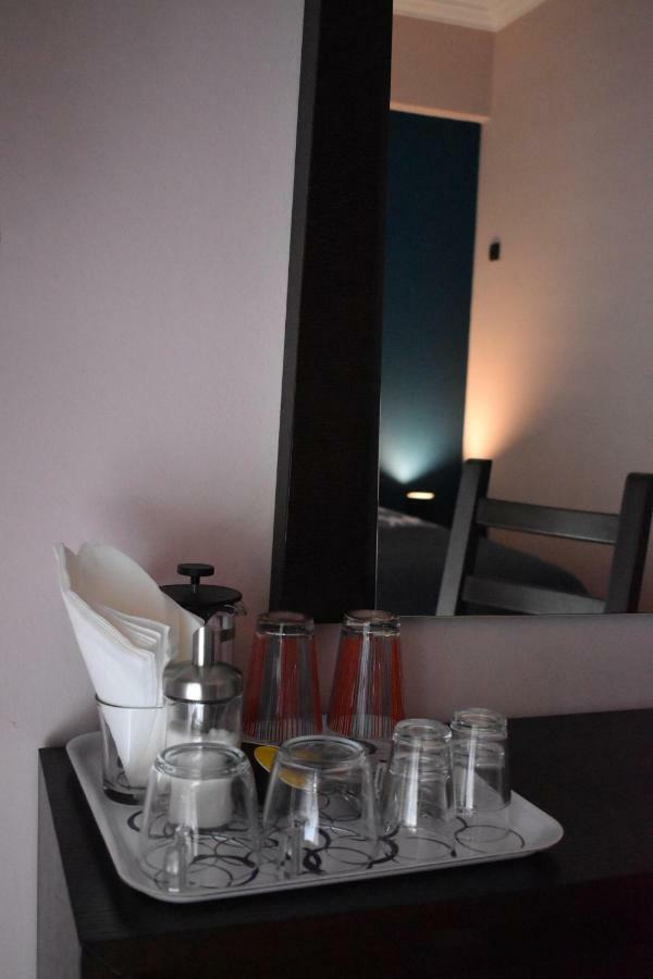 Katzen Room By The Metro Atenas Exterior foto